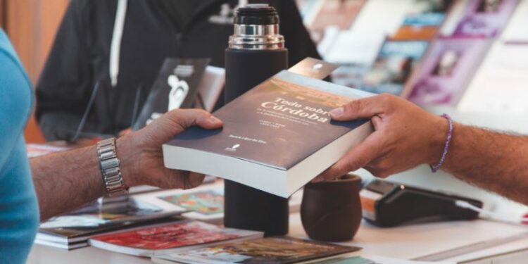 Baron Biza celebra una década de literatura independiente en la Feria del Libro Córdoba 2025