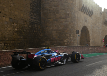 Cuando parecía que entraba a la Q2, Colapinto chocó en la última vuelta en Bakú