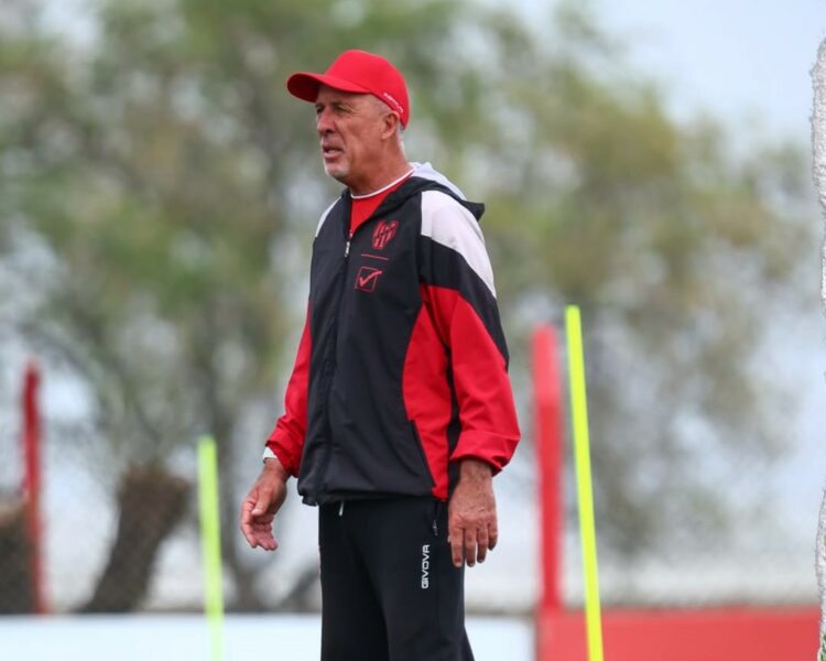 El entrenador de Instituto, Daniel Oldrá.