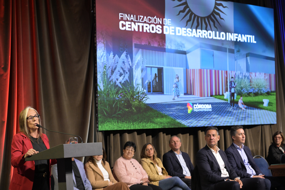 De esta forma, la Provincia invertirá 5.600 millones, beneficiando a 1.560 niñas y niños de 45 días a 3 años que asistirán a los CDI.