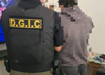 Un empleado administrativo de una clínica, bajo la lupa.