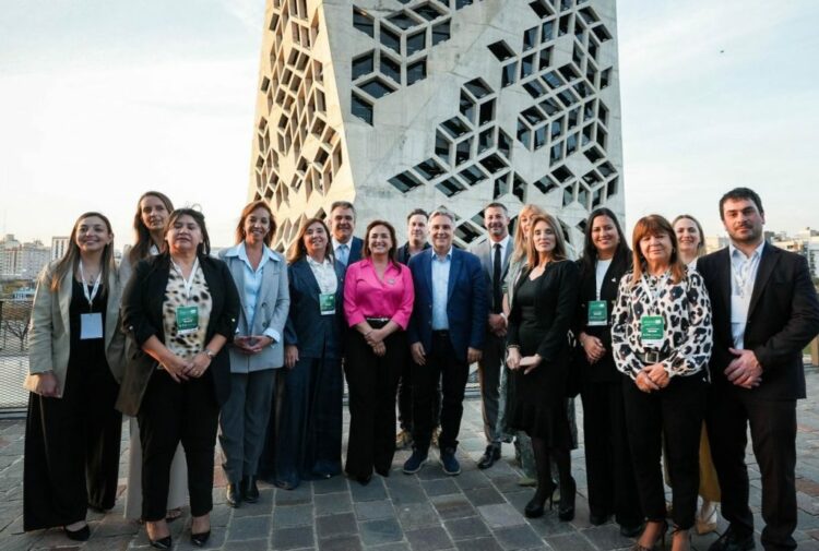 El encuentro se realizó en el marco de la histórica sesión que se desarrolló en la Legislatura de Córdoba.
