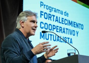 El mandatario cordobés mantuvo un encuentro con cooperativistas y mutualistas de la provincia, a quienes les ratificó su respaldo.