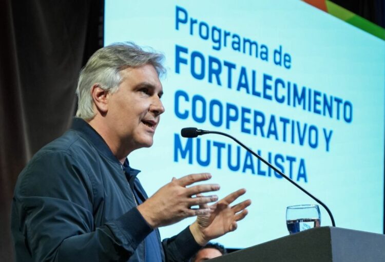 El mandatario cordobés mantuvo un encuentro con cooperativistas y mutualistas de la provincia, a quienes les ratificó su respaldo.