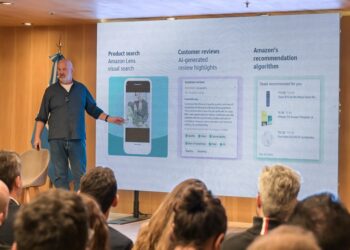 El vicepresidente de Amazon destacó la innovación de Córdoba