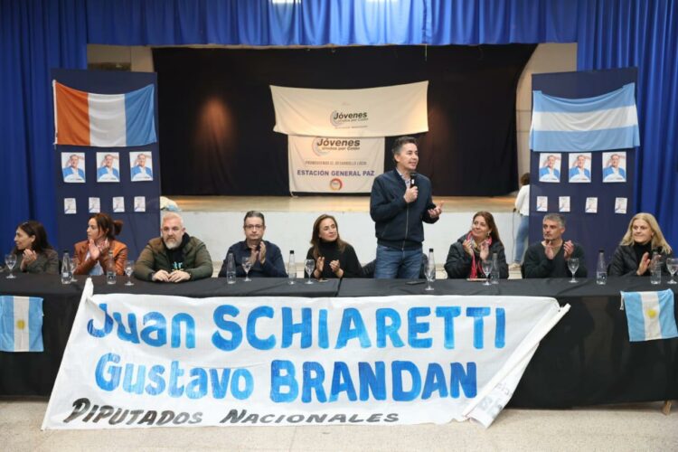En su discurso Manuel Calvo destacó que “el 26 de octubre votamos a Juan Schiaretti o a Juan Schiaretti. El que no vota a Juan es porque vota a Milei".