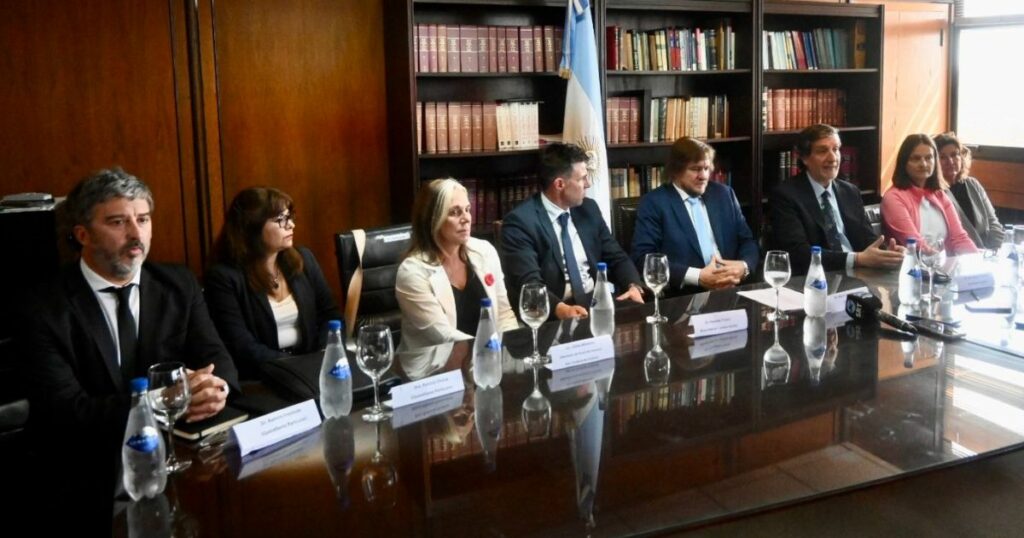 Encontraron restos óseos humanos en el predio del ex Centro Clandestino La Perla