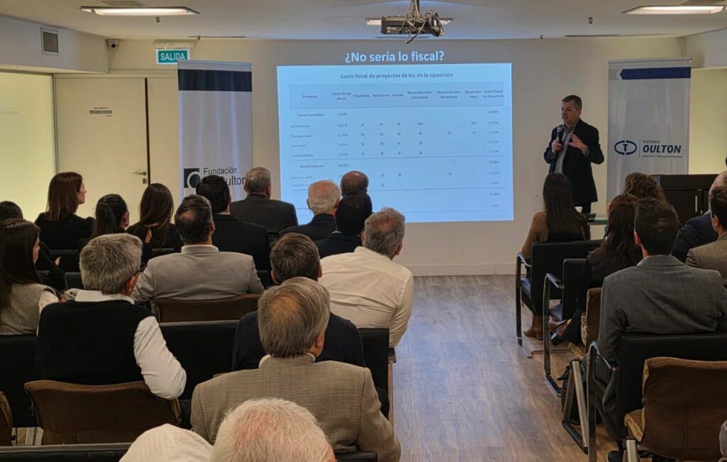 Encuentro de Fundación Mediterránea en Instituto Oulton.