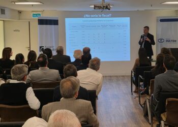 Encuentro de Fundación Mediterránea en Instituto Oulton.