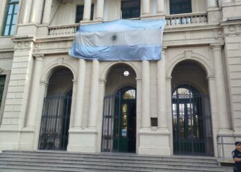 Falsa amenaza de bomba en la Escuela Carbó