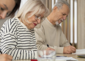 Estudiar después de los 60: el 30% de los adultos mayores desea seguir aprendiendo