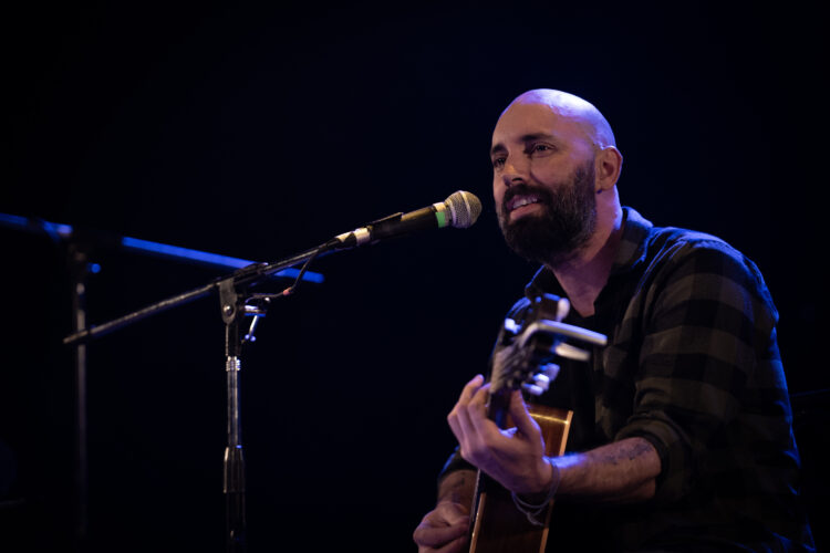 El referente uruguayo Pablo Riquero llega a Córdoba Pablo Riquero es un músico y compositor uruguayo con amplia trayectoria en el escenario de la música popular rioplatense.