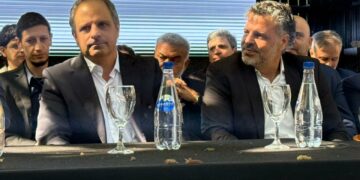 Osvaldo Tahan y Román Huespe en la presentación de "Talleres Somos Todos".