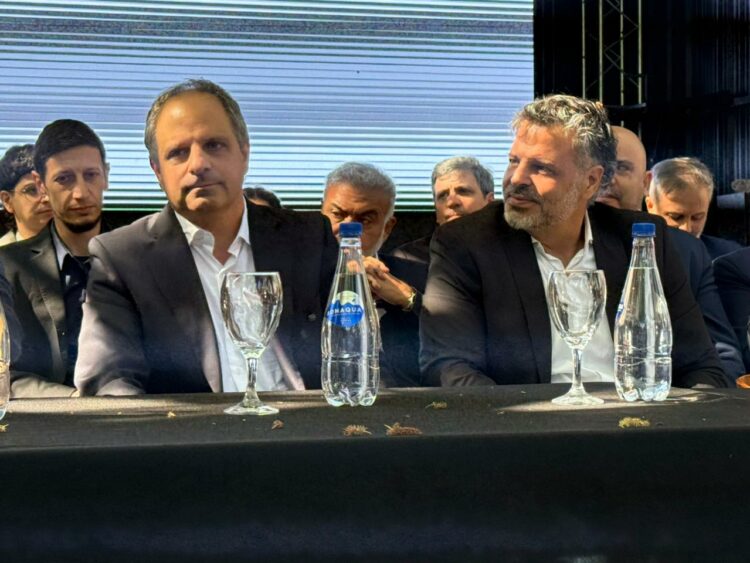 Osvaldo Tahan y Román Huespe en la presentación de "Talleres Somos Todos".