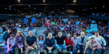 Llaryora encabezó un encuentro con más de 5.500 trabajadores de la economía popular.