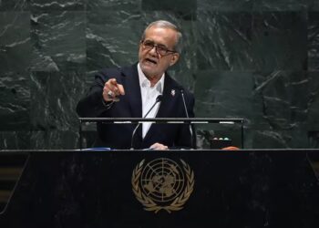 Irán amenaza las potencias con «graves consecuencias» por el restablecimiento de sanciones