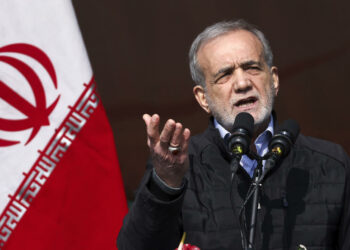 Irán anunció la suspensión de cooperación con el OIEA