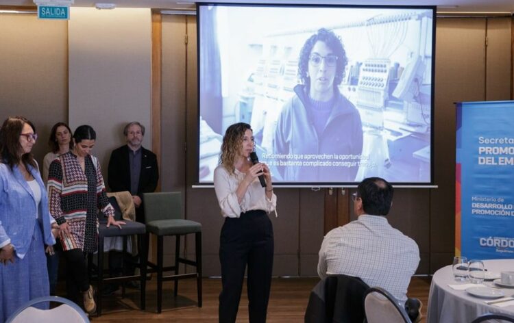 La ministra Laura Jure participó del evento con empresarios locales.