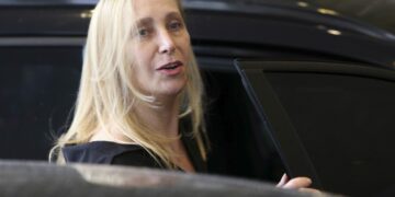 La Secretaria de la Presidencia respaldó al renunciante Jefe de Gabinete.