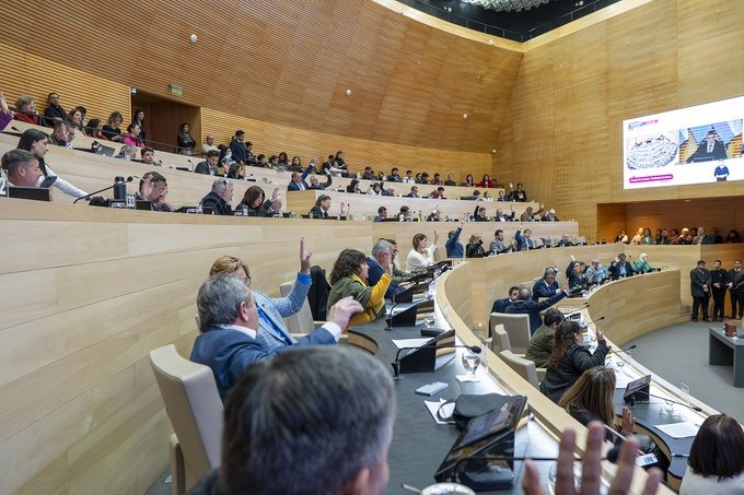 La Legislatura cordobesa publicó un listado actualizado de los contratados: mantiene más de 1.000 asesores.