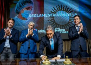 La Provincia anunció un aumento salarial al personal de salud