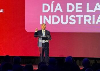 Llaryora: Debemos comprometernos en la defensa de la industria nacional