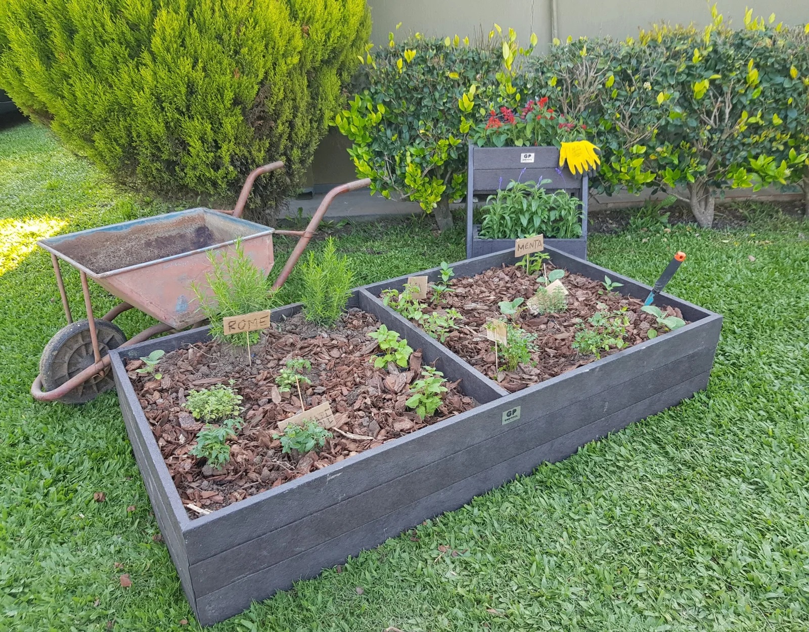 Primavera. Guía práctica para preparar el jardín y la huerta Primavera. Guía práctica para preparar el jardín y la huerta