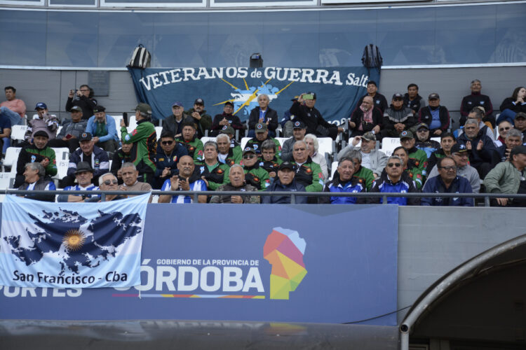 El acto de apertura tuvo lugar en el campo principal del estadio mundialista.