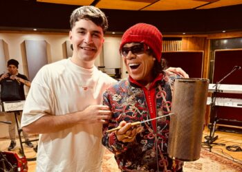 Nicolas Vazquez junto a La Mona Jimenez