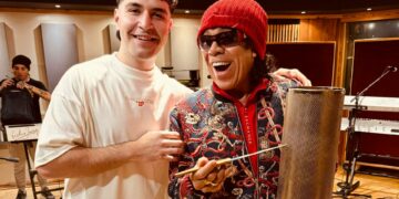 Nicolas Vazquez junto a La Mona Jimenez