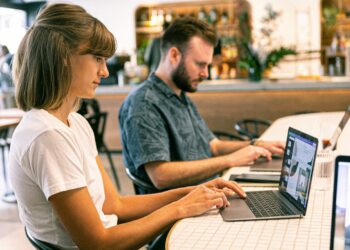 Profesionales jóvenes: altamente calificados pero con las peores condiciones laborales