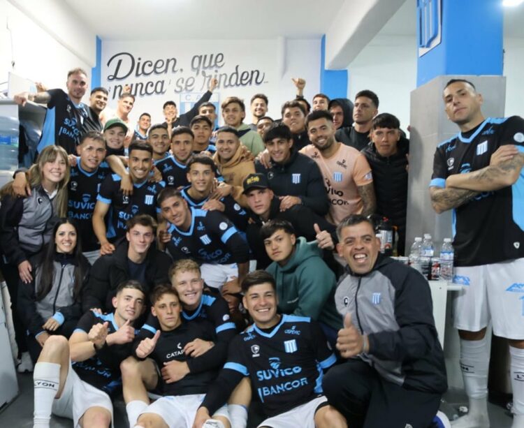 La celebración de Racing tras el triunfo.