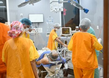 Realizan dos cirugías cerebrales con estimulación emocional por primera vez en Córdoba