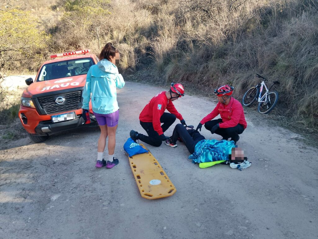 Rescataron a un hombre que se había fracturado una pierna en el Dique La Quebrada