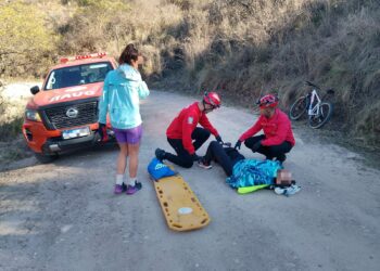 Rescataron a un hombre que se había fracturado una pierna en el Dique La Quebrada