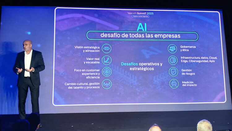 Roberto Nóbile, CEO de la compañía en la bienvenida al Telecom Summit.