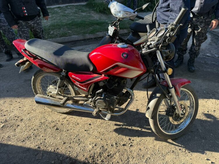 Una de las motos recuperadas.