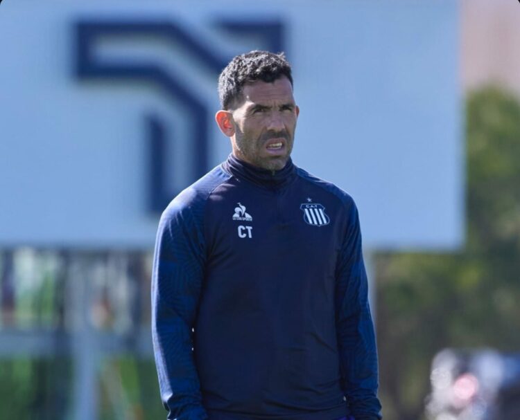 El entrenado de Talleres Carlos Tévez en el CARD.