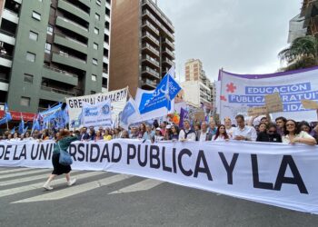 Tercera marcha universitaria en imágenes: el reclamo estudiantil que no cesa