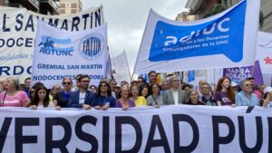 Tercera marcha universitaria en imágenes: el reclamo estudiantil que no cesa
