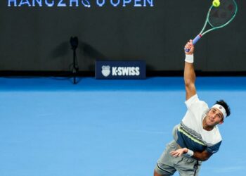 Tomás Etcheverry debutó con un triunfo en el ATP 250 de Hangzhou