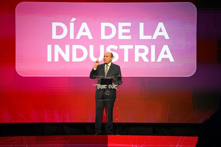 Guillermo Francos abrió el Coloquio de la Unión Industrial de Córdoba con un fuerte respaldo al rumbo económico de Milei, críticas a la oposición y advertencias sobre intentos de desestabilización.