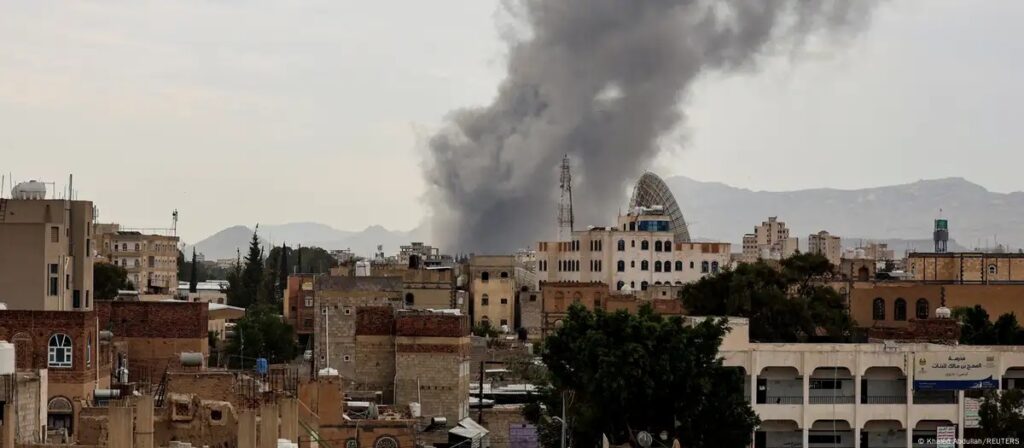 Al menos 35 personas murieron en ataques israelíes contra Yemen