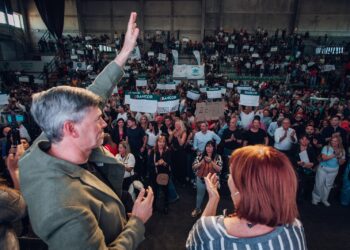 Passerini puso en funciones a las nuevas autoridades de 355 Centros Vecinales