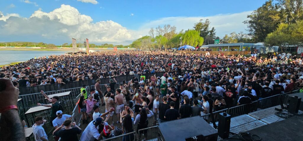 Unos 350.000 jóvenes celebraron el inicio de la Primavera Unos 350.000 jóvenes celebraron el inicio de la Primavera
