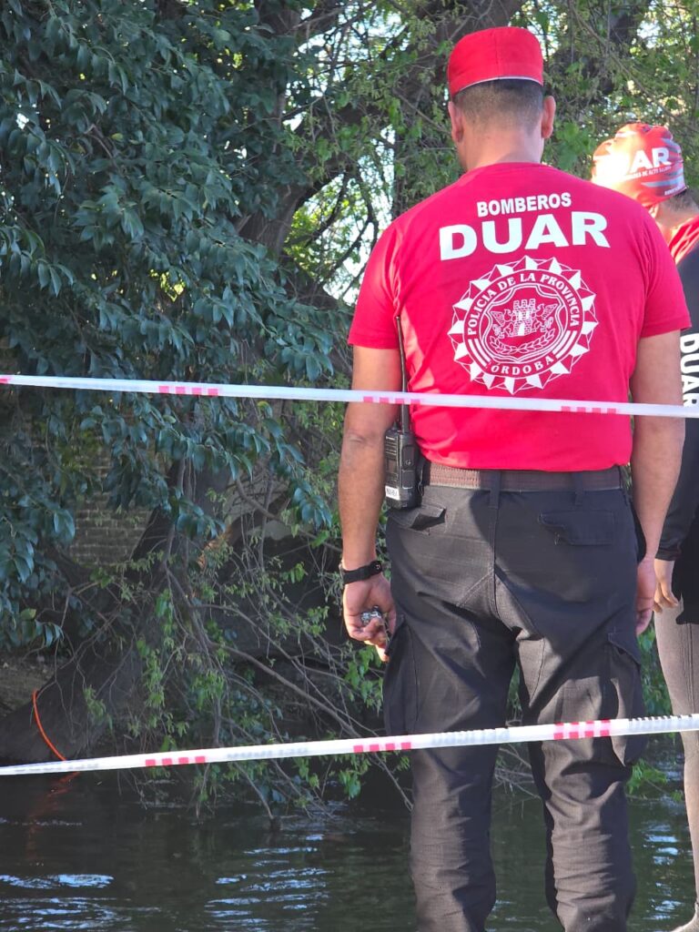 Un hombre murió tras caer al canal mientras andaba en bicicleta