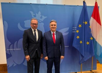 Llaryora cerró su gira europea con gestiones en Luxemburgo y el Banco Europeo de Inversiones