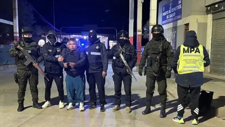 Continúa la búsqueda del autor intelectual y material del triple homicidio.