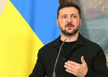 Zelenski cruzó amenazas con Medvédev