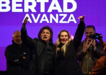 La Libertad Avanza pide garantizar el voto de policías bonaerenses en operativo electoral